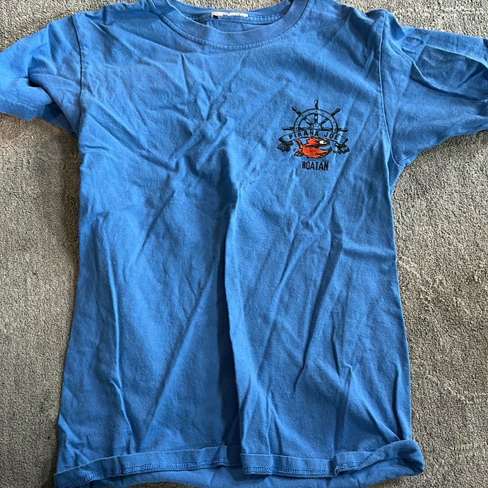 blue women’s tshirt
